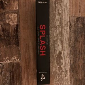 Younique Moodstruck Splash in matte stubborn